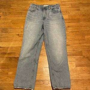 Abercrombie & Fitch 90’s Straight Ultra High Rise w/ Split Hem (Curve Love)